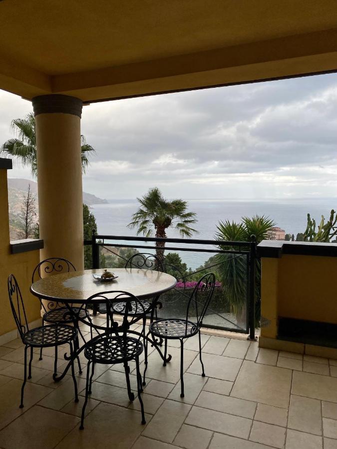 Taormina Bella Vista Apartment In Center With Pool By Taormina Holidays Luaran gambar